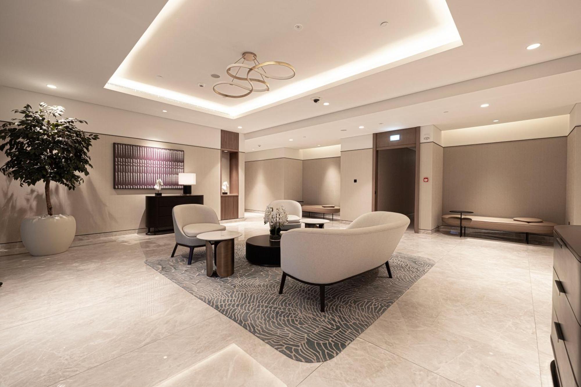 Iconic Two-Bedroom Apartment With Full Burj Khalifa & Fountain View By Prestige Nest Apartment