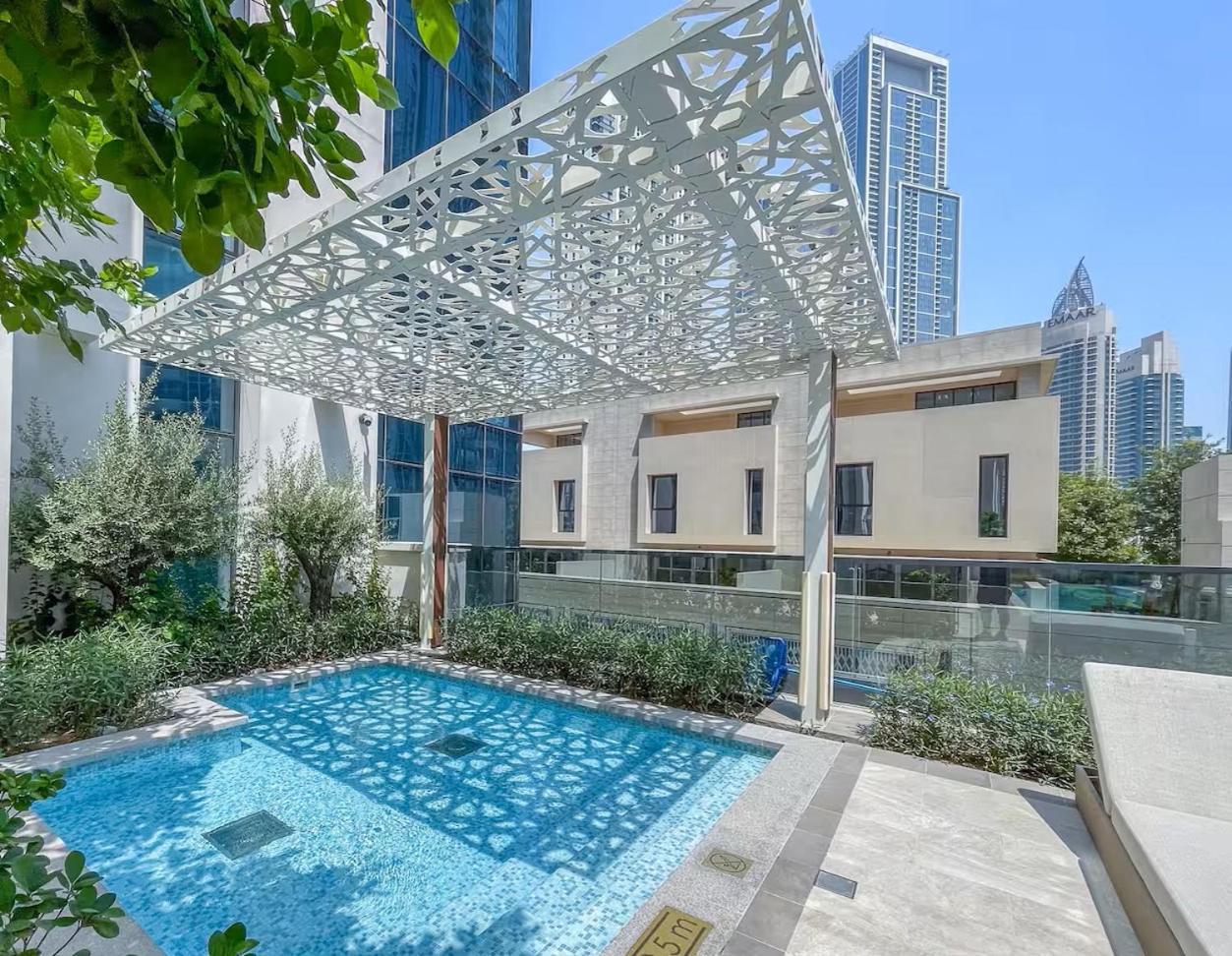 Iconic Two-Bedroom Apartment With Full Burj Khalifa & Fountain View By Prestige Nest * Dubai