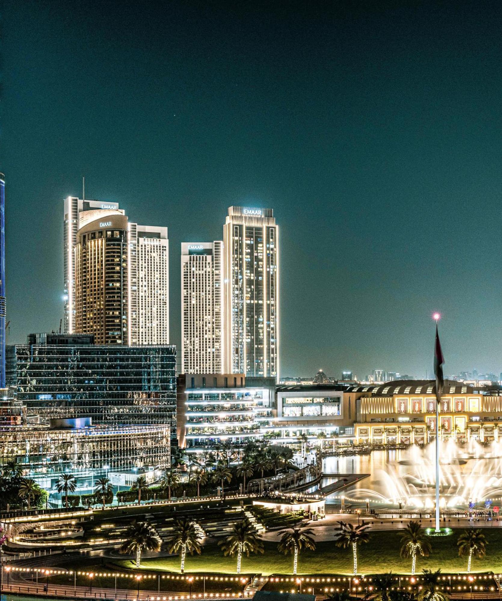 Iconic Two-Bedroom Apartment With Full Burj Khalifa & Fountain View By Prestige Nest Apartment *