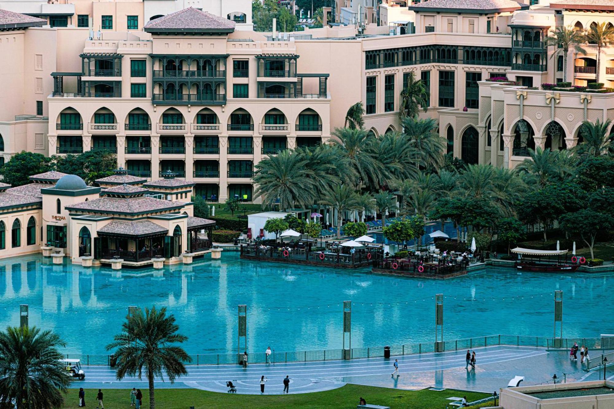 Iconic Two-Bedroom Apartment With Full Burj Khalifa & Fountain View By Prestige Nest Apartment