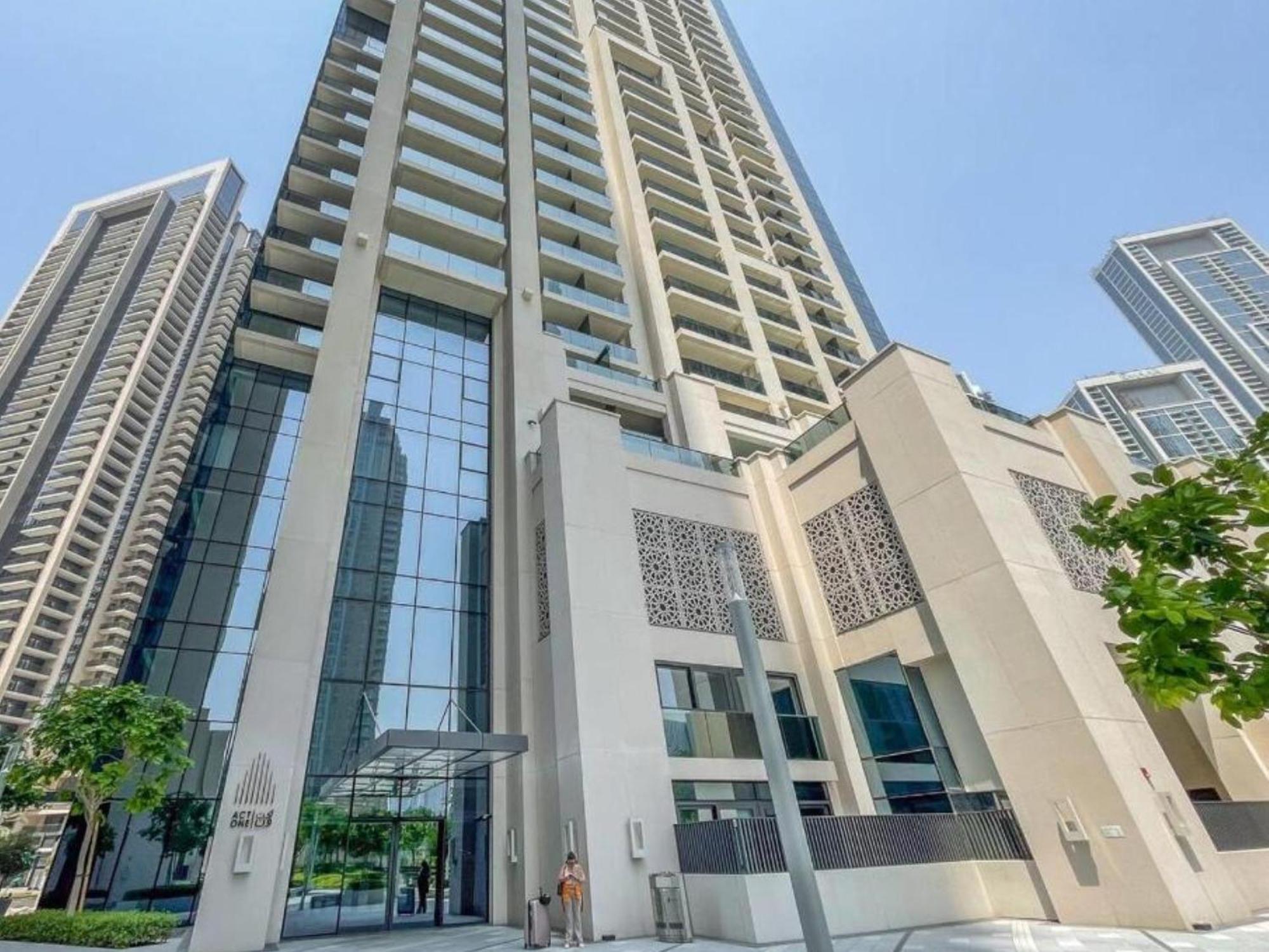 Iconic Two-Bedroom Apartment With Full Burj Khalifa & Fountain View By Prestige Nest Apartment
